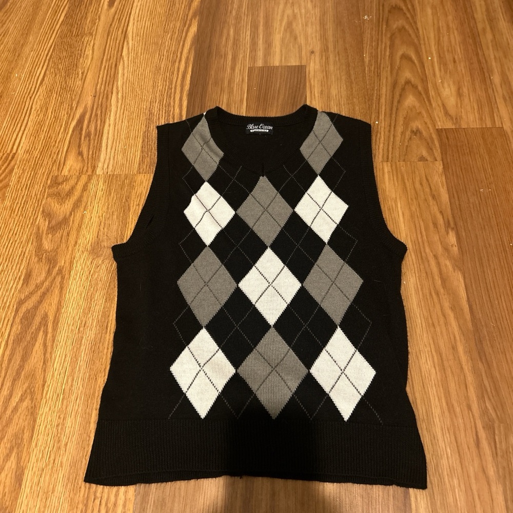 Stylish V-Neck Argyle Sweater Vest
